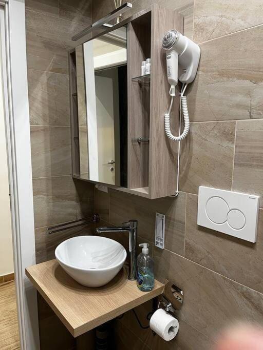 Apartmán Bayres Blue Milán Exteriér fotografie